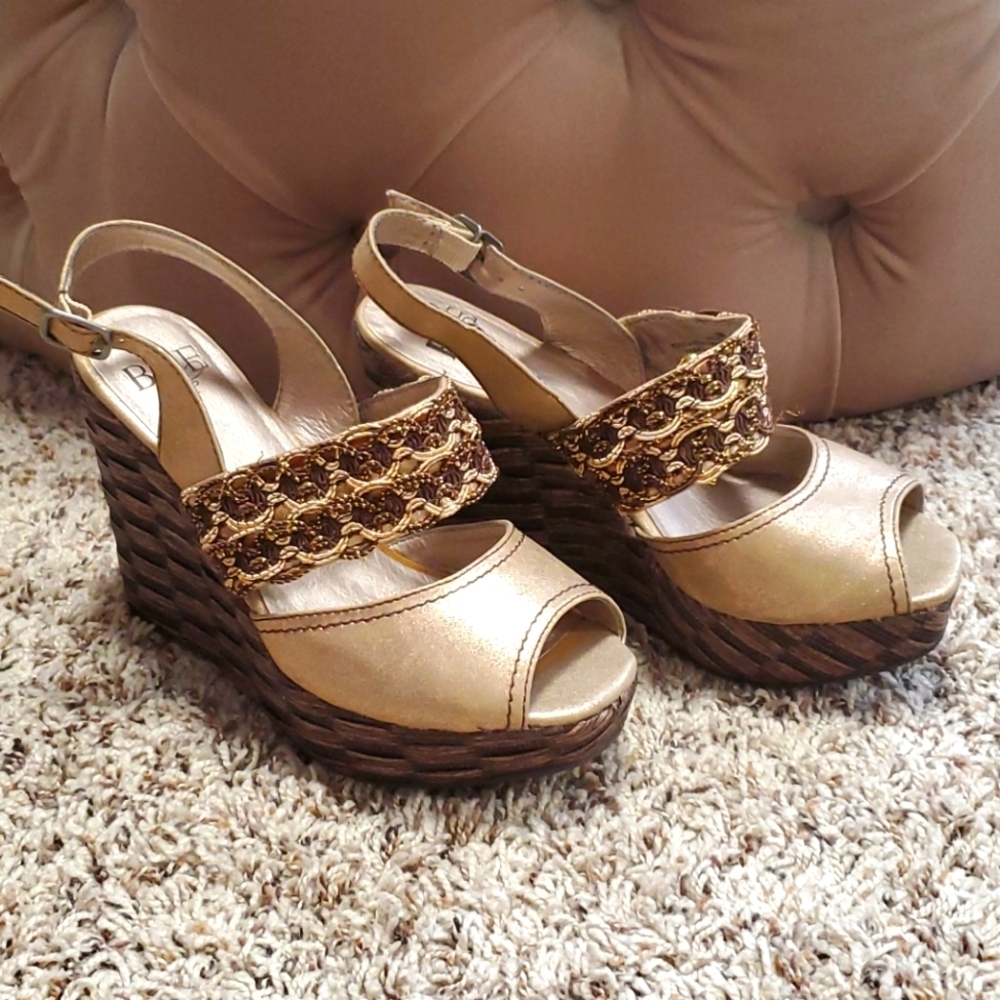 BKE Bronze Shimmer Wedges